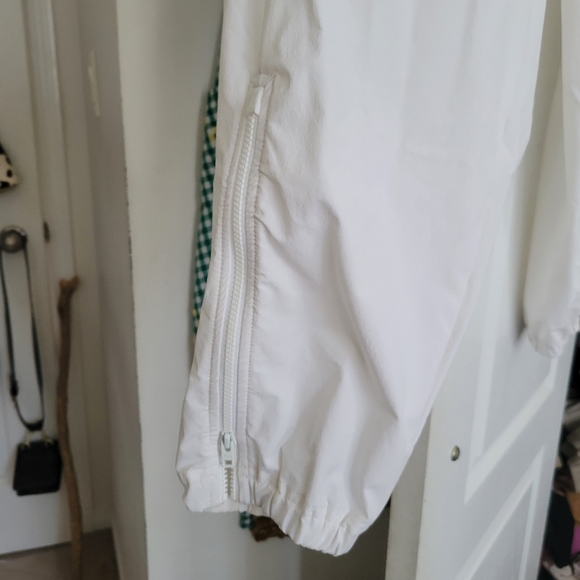Aritzia TNA white pants - Picture 4 of 4